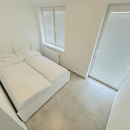 Apartment Krasny - 2 V Blizkosti Centra Bratislava