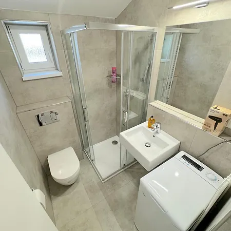Apartment Krasny - 2 V Blizkosti Centra Bratislava